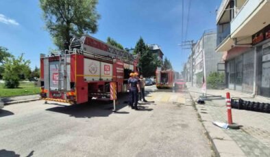 Eskişehir’de iş yeri yangını, dumandan etkilenen 6 kişi hastaneye kaldırıldı