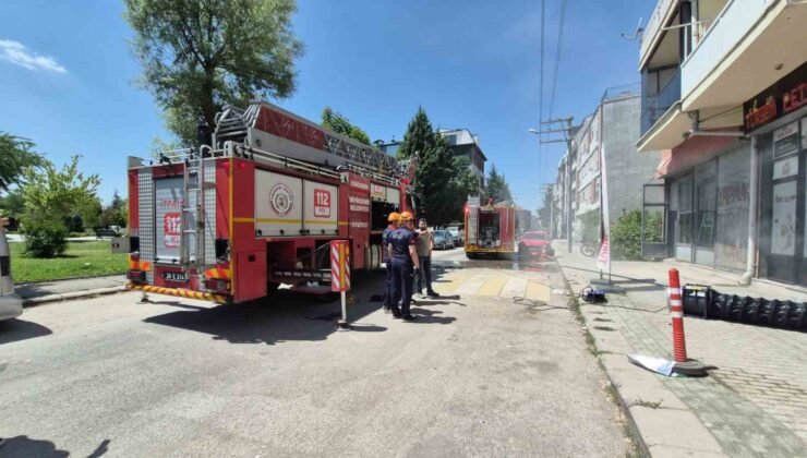 Eskişehir’de iş yeri yangını, dumandan etkilenen 6 kişi hastaneye kaldırıldı