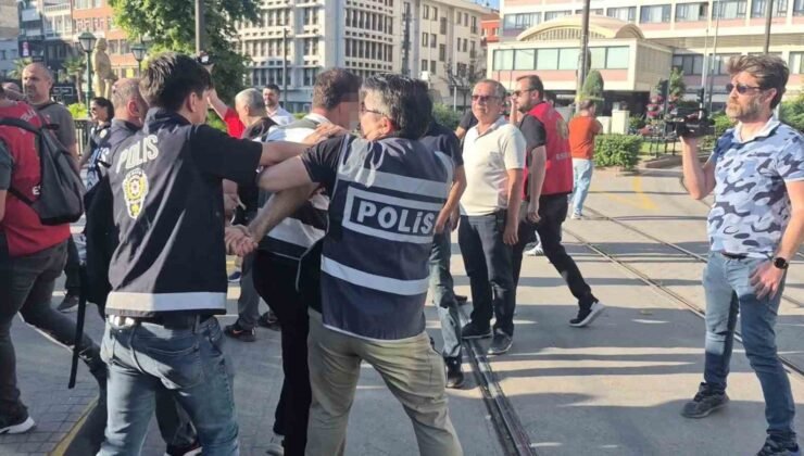 Eskişehir’de izinsiz eylem yapan gruba polis müdahale etti: 35 gözaltı