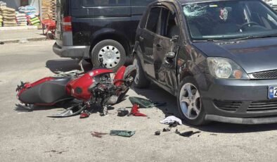 Eskişehir’de manevra yapan otomobile motosiklet yandan çarptı: 1 yaralı