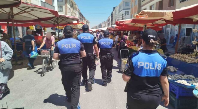 Eskişehir’de polis vatandaşları hırsızlık ve dolandırıcılık olaylarına karşı bilgilendirdi