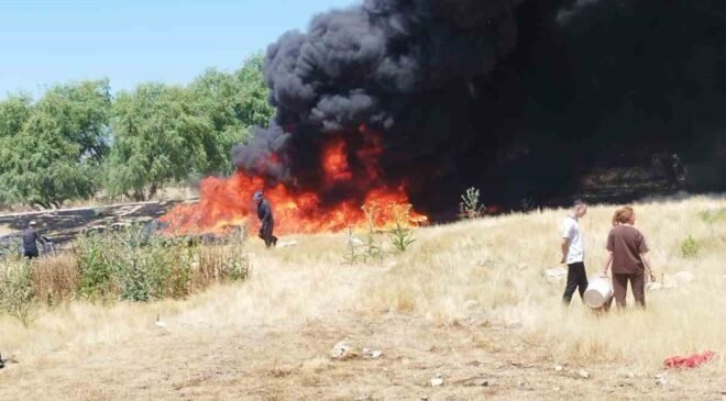 Eskişehir’de sigara izmaritinin neden olduğu yangını köylüler büyümeden söndürdü