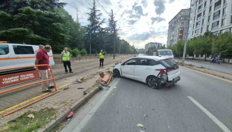 Eskişehir’de trafik kazası: Anne ve 4 yaşındaki kızı yaralandı