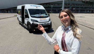 Eskişehir’de üniversite mezunu kadın servis şoförü ‘olmaz’ diyenlere inat direksiyon sallıyor