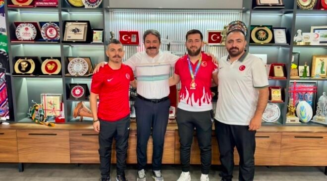 Eskişehirli güreşçiler Türkiye ikincisi oldu