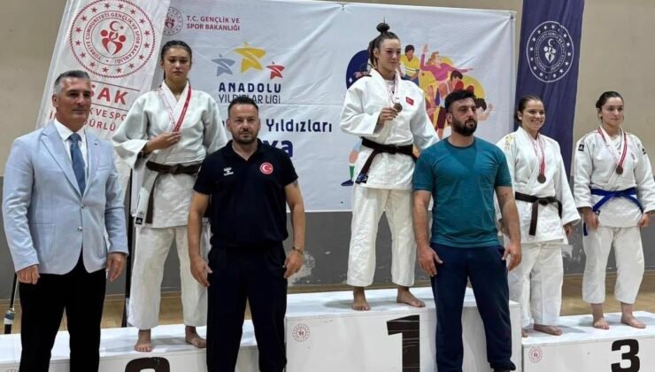 Eskişehirli judoculardan Analig’de büyük başarı: Kız takımı yarı finalde