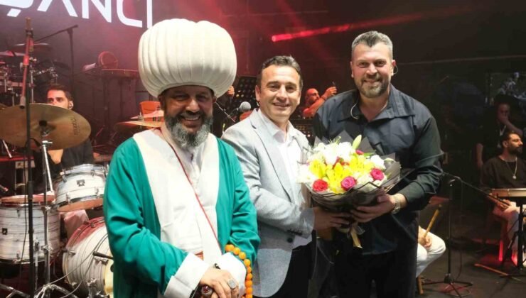 Festivalde sahne alan sanatçılar hayran bıraktı