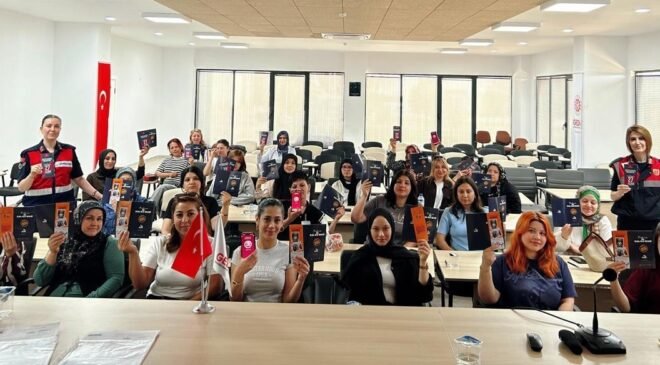 Gediz OSB’de çalışan kadınlara KADES eğitimi
