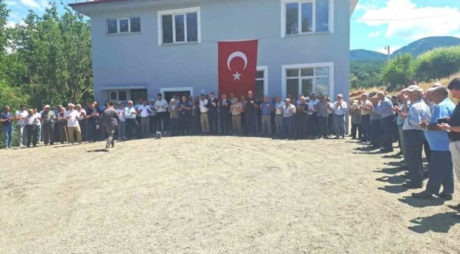 Hisarcık Aşağı Yoncaağaç Köyü’nde Çok Amaçlı Salon açıldı ve hayır yemeği düzenlendi
