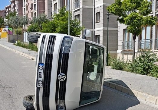 İki kamyonet çarpıştı: 6 yaralı