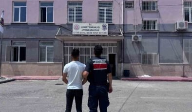 Jandarma çeşitli suçlardan aranan 46 kişi yakalandı