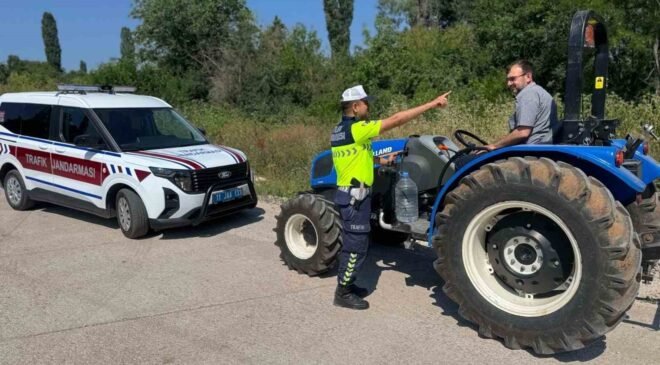 Jandarmadan çiftçilere trafik ve yangın uyarısı
