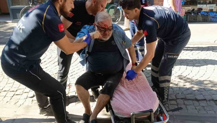 Kaldırımda yürürken hastanelik oldu