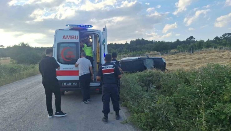 Kamyonet tarlaya devrildi: 1 yaralı