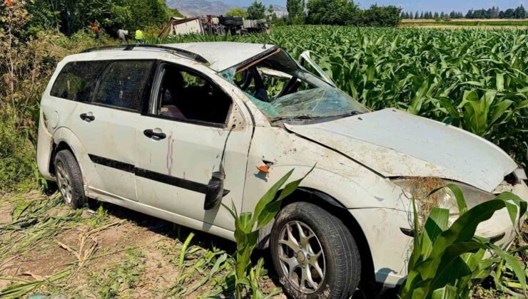 Kargo aracı otomobille çarpıştı: 5 yaralı