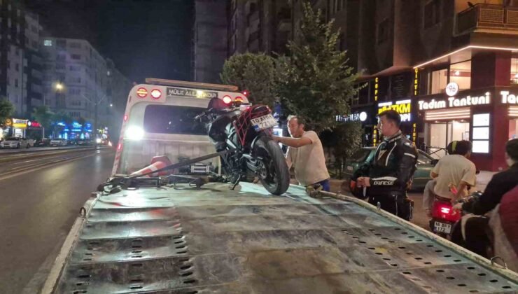 Katlanır plaka ile polise yakalanan motosiklet sürücüsüne 140 bin lira ceza