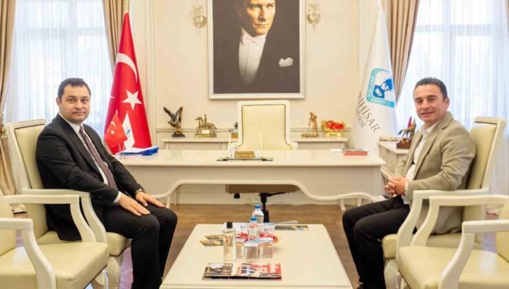 Kaymakam Temel’in ilk ziyareti Başkan Dökmeci’ye