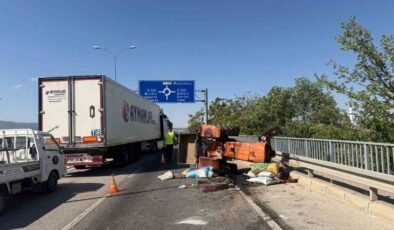 Kazada devrilen traktör sürücüsü hayatını kaybetti