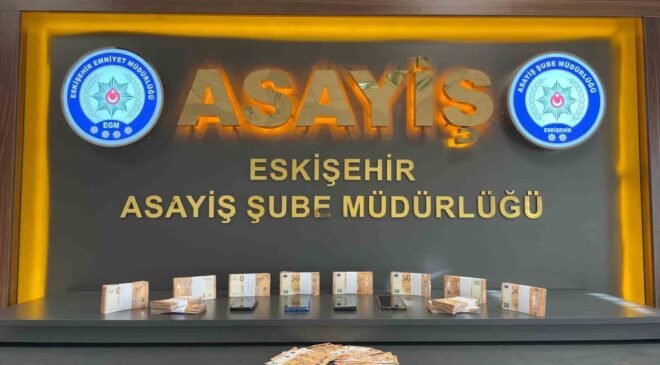 Kendisini polis olarak tanıtan 2 dolandırıcı yakalandı