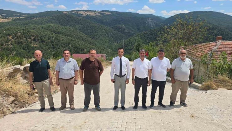 Köylerde parke taşı döşeme çalışmaları sürüyor