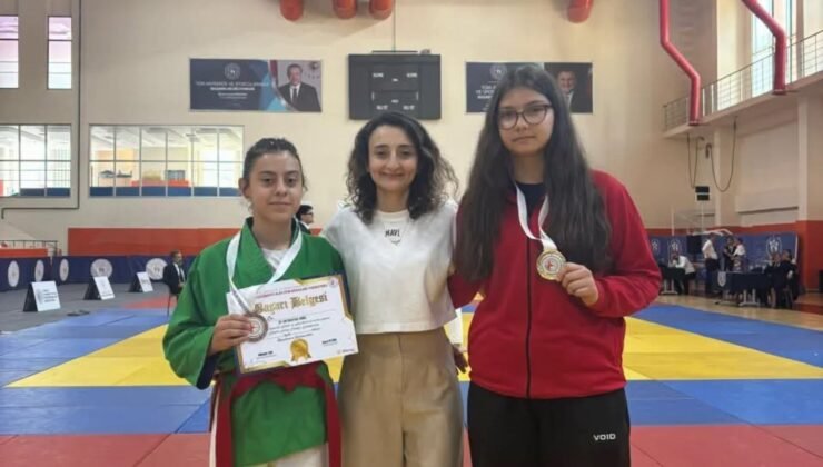 Kütahya Belediyespor, Kuraş Türkiye Şampiyonası’ndan 2 madalyayla döndü