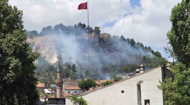 Kütahya Hisar Kalesi’nde yangın paniği
