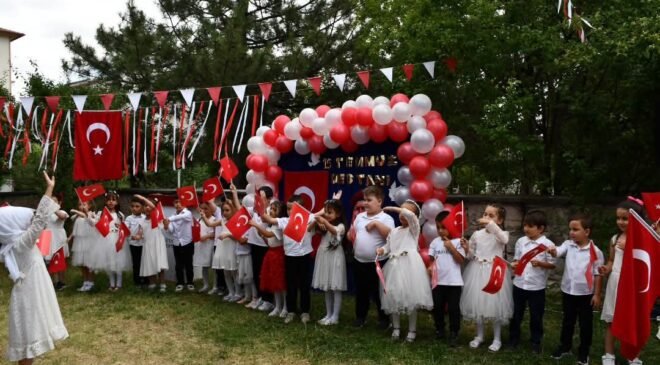 Kütahya’da 15 Temmuz’un 10. yılında Kur’an kursu öğrencilerinden anma programı