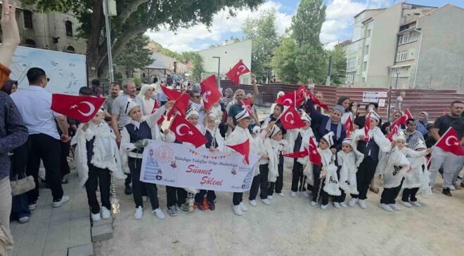 Kütahya’da 27 çocuk için vakıf geleneğiyle sünnet şöleni düzenlendi
