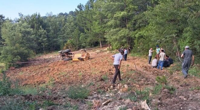 Kütahya’da devrilen traktörün altında kalan çiftçi hayatını kaybetti