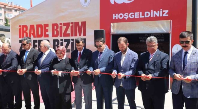 Kütahya’da ’15 Temmuz Anma ve Deneyimleme Çadırı’ Zafer Meydanı’nda açıldı