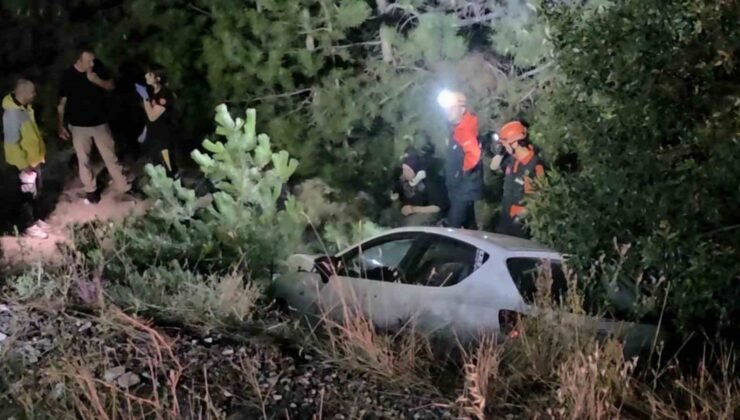 Kütahya’da otomobil ile motosiklet çarpışarak şarampole yuvarlandı: 5 yaralı