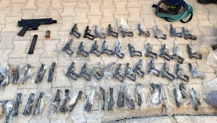Kütahya’da silah kaçakçılığı operasyonunda yakalanan 5 zanlı tutuklandı