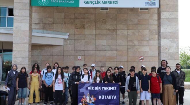 Kütahyalı gençler “Biz Bir Takımız” projesi kapsamında Kırklareli’ne uğurlandı