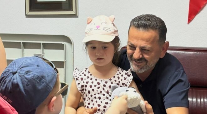 Makamın en özel misafirleri minikler oldu