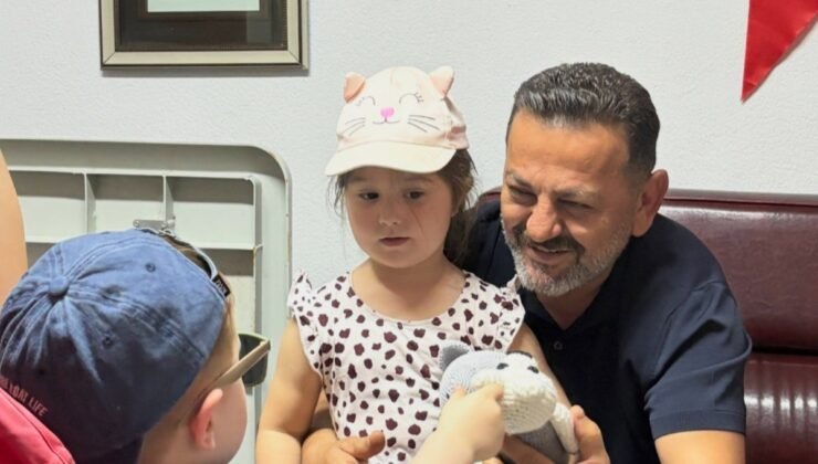 Makamın en özel misafirleri minikler oldu