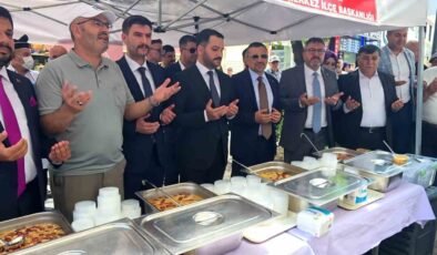 MHP Kütahya İl Başkanlığı’ndan vatandaşlara aşure ikramı