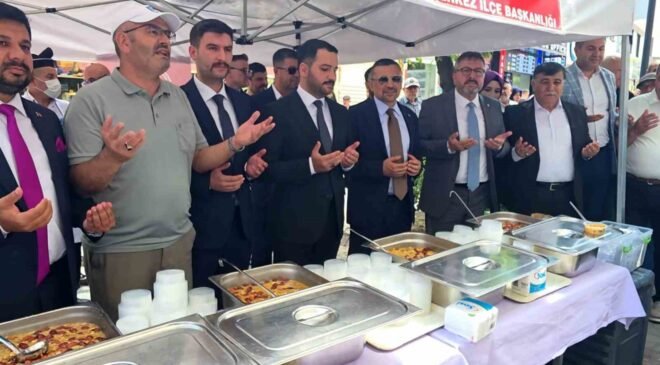 MHP Kütahya İl Başkanlığı’ndan vatandaşlara aşure ikramı