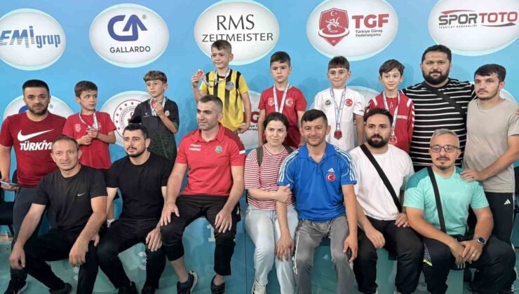 Minik pehlivan Ertuğrul Alp Tekin’den Türkiye Şampiyonası’nda çifte madalya