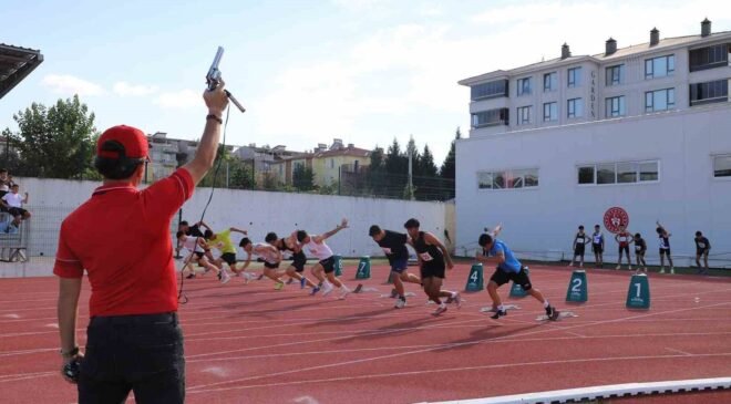 Naili Moran Yaş Grupları Atletizm Yarışmaları Kütahya’da tamamlandı