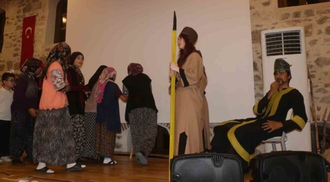 Nasrettin Hoca’nın memleketinde “Timur’un Filleri” sahnelendi