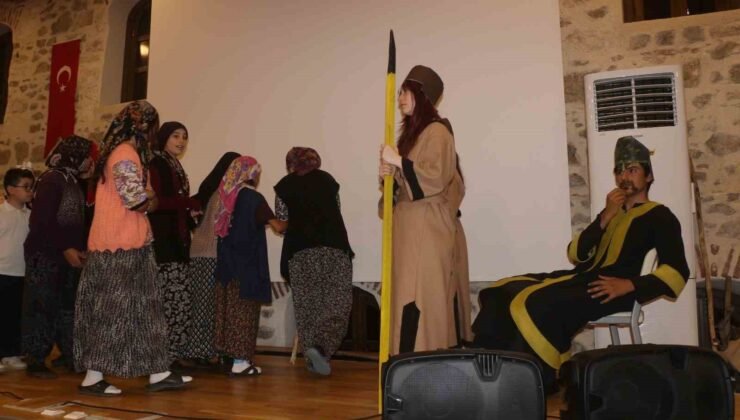 Nasrettin Hoca’nın memleketinde “Timur’un Filleri” sahnelendi