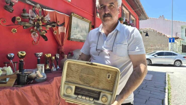 Ölüm haberinin düştüğü evlerden çıkarılan ve hikayesi olan antikalar