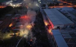 Otluk yangını fabrika bahçesine sıçradı, itfaiye alarma geçti