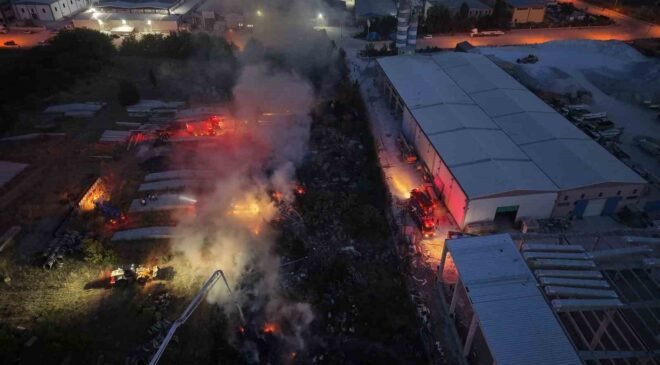 Otluk yangını fabrika bahçesine sıçradı, itfaiye alarma geçti