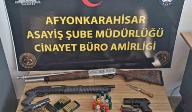 Polis telefon dolandırıcılarının 3 milyonluk oyununu bozdu