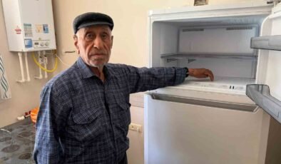 Sahte polisler yaşlı adamın önce elini öptüler sonra buzluktaki 351 bin TL’lik altınları götürdüler