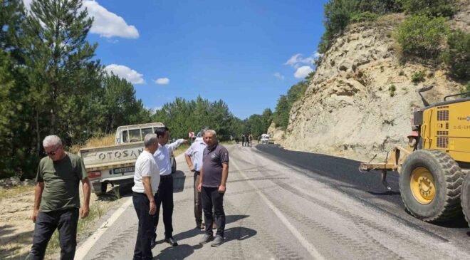 Şaphane Kaymakamı Boztaş asfalt çalışmalarını inceledi