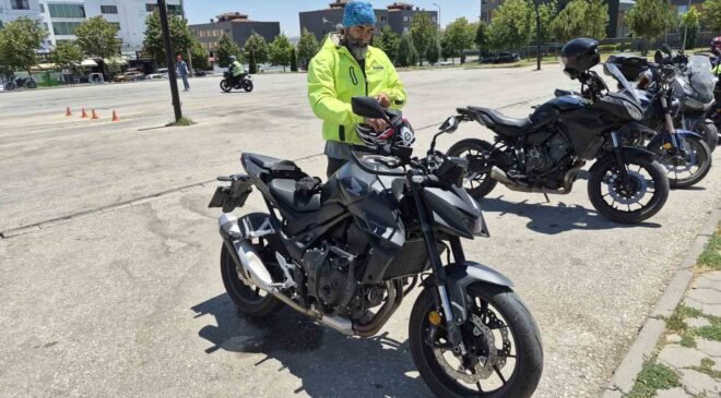 Sıcak hava bahanesiyle koruyucu ekipmanlarını ihmal eden motosiklet sürücülerine önemli uyarılar