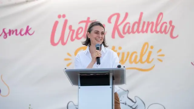 Eskişehir Doğumlu Üsküdar Belediye Başkanı Sinem Dedetaş Hakkında Rüşvet ve İrtikap Soruşturması