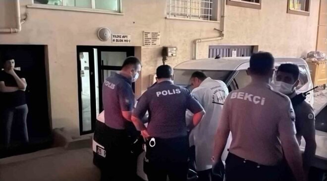 Sokağı saran ağır koku acı gerçeği ortaya çıkardı: Yaşlı adam evinde ölü bulundu